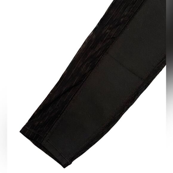 Good American NWT Black Pintuck Mesh Capri Legging - Picture 8 of 11